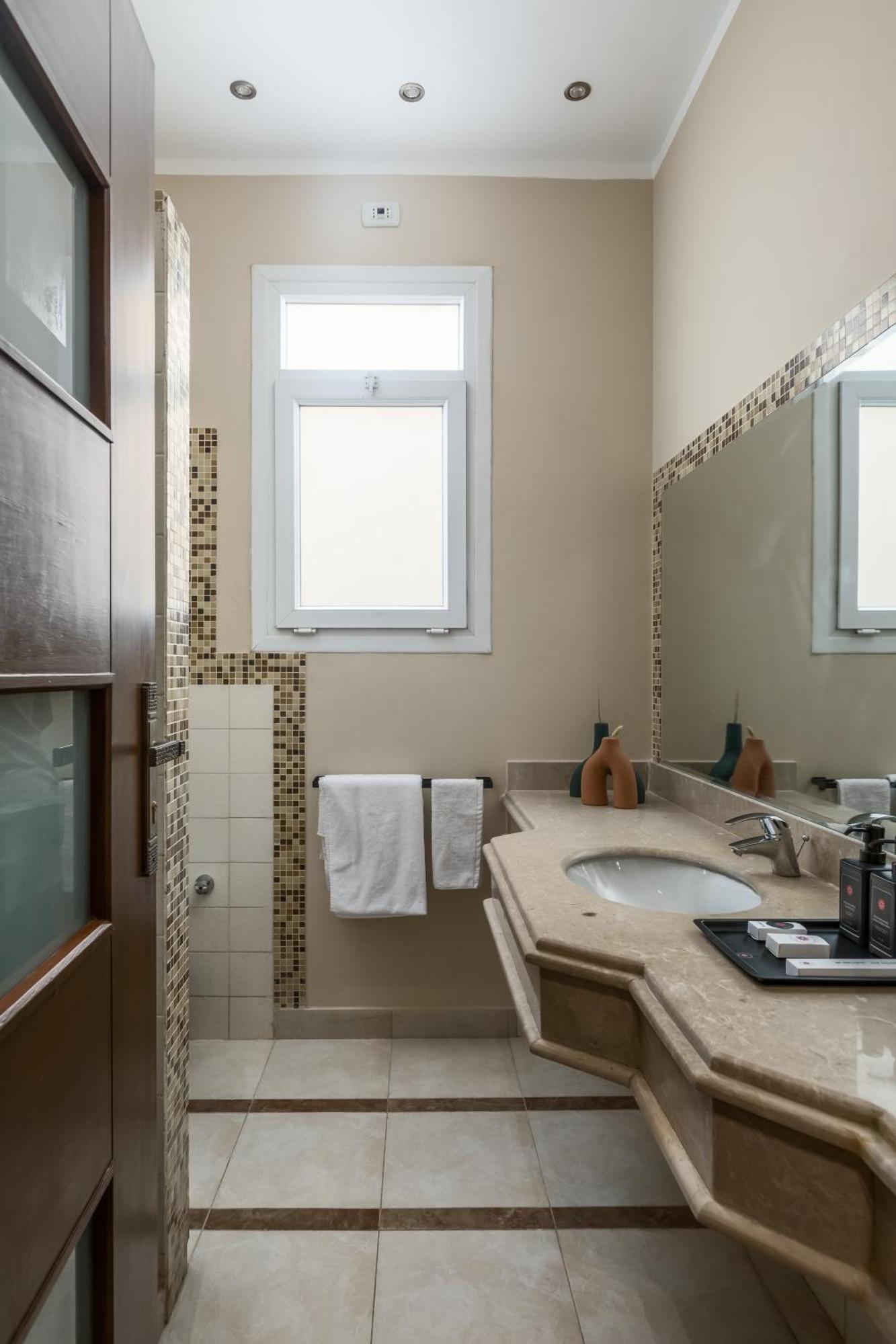 Livingville The Two-Fifty Kairo Bagian luar foto