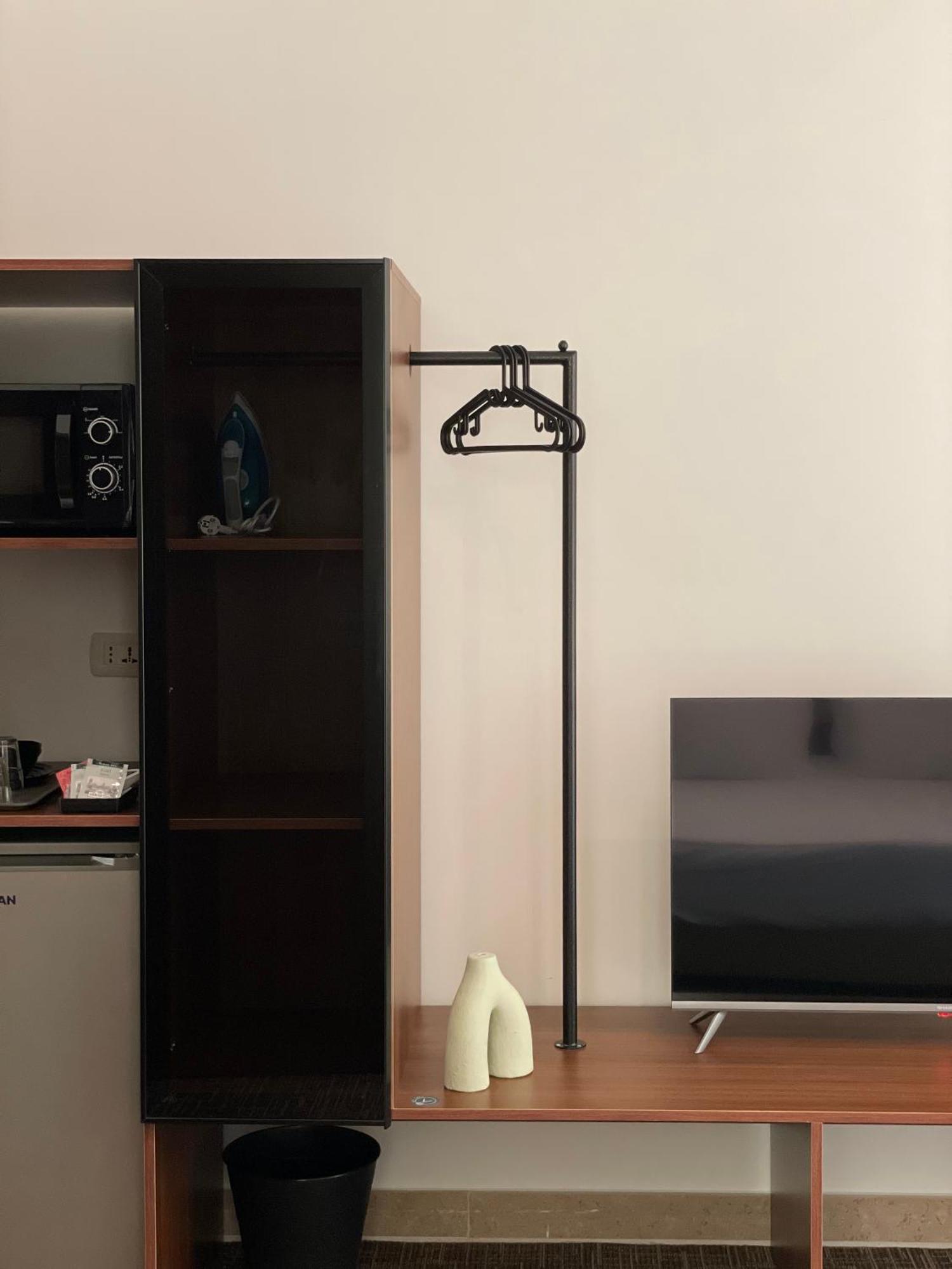 Livingville The Two-Fifty Kairo Bagian luar foto
